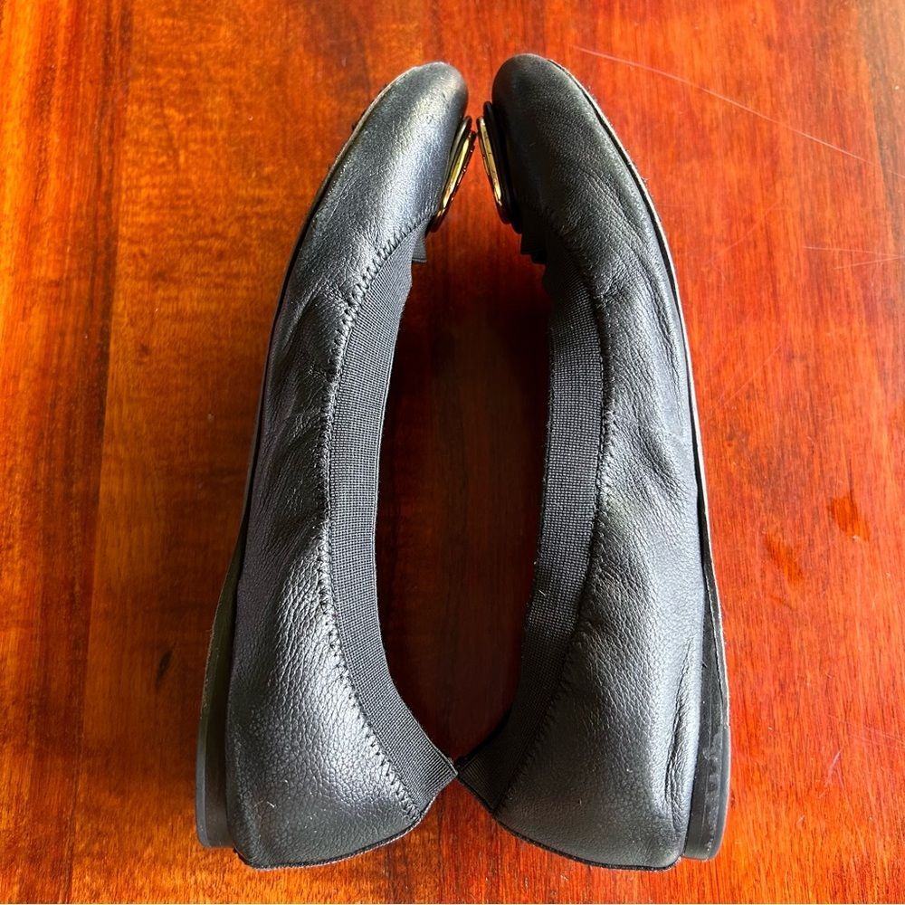 Tory Burch Caroline 2 Black Ballet Flats Size 7 Leather Logo Shoes - Picture 4 of 7